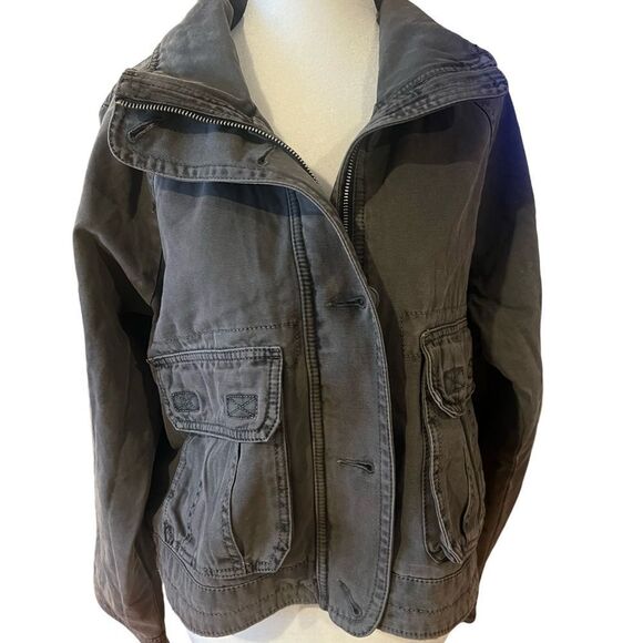 American Eagle Outfitters Jackets & Blazers - Nwt American eagle women's cropped‎ jacket size medium with zipper and buttons